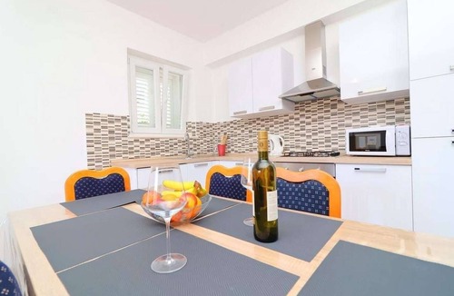 Lumbarda Apartment | Two bedroom apartment near beach Lumbarda, Korčula (A-22503-a)