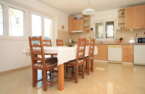 Lumbarda Apartment | Two bedroom apartment with terrace and sea view Lumbarda, Korčula (A-4376-a)