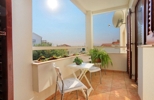 Bili brig Apartment | Two bedroom apartment with terrace Makarska (A-5984-a)