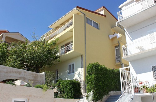 Bili brig Apartment | Two bedroom apartment with terrace Makarska (A-6767-b)