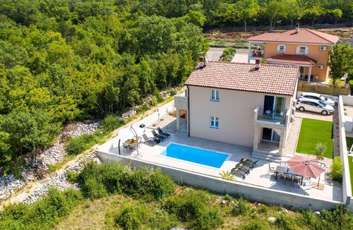 Sveti Vid-Miholjice Apartment | Two bedroom apartment with a swimming pool Kremenići, Krk (A-20676-a)