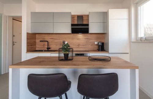 Zrce Apartment | Two-bedroom apartment with pool & jacuzzi
