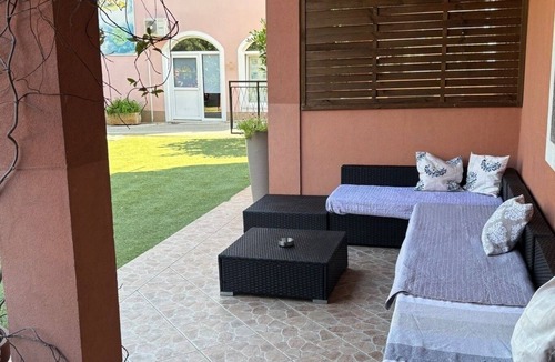 Novigrad Apartment | Two bedroom apartment near beach Novigrad (A-24877-a)