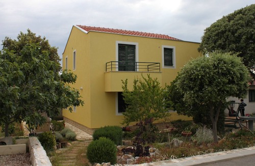Petrcane Apartment | Two bedroom apartment with terrace Petrčane, Zadar (A-6334-c)