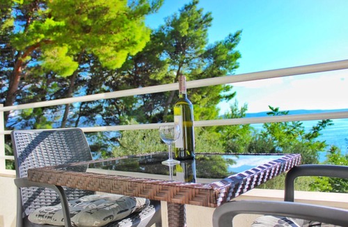 Zivogosce Apartment | two bedroom apartment with balcony and sea view Igraine