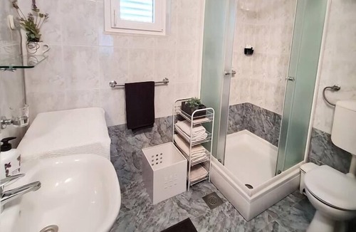 Postira Apartment | Two bedroom apartment with terrace and sea view Postira, Brač (A-17697-a)