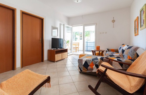 Privlaka Apartment | Two bedroom apartment with air-conditioning Privlaka, Zadar (A-13731-a)