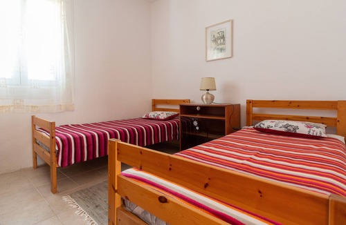 Privlaka Apartment | Two bedroom apartment with air-conditioning Privlaka, Zadar (A-13731-a)