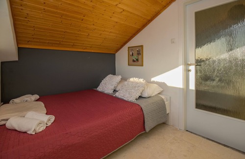 Sukosan Apartment | Two bedroom apartment near beach Sukošan, Zadar (A-10418-b)