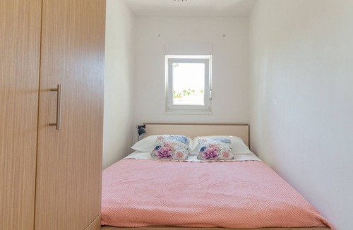 Sukosan Apartment | Two bedroom apartment near beach Sukošan, Zadar (A-6239-c)