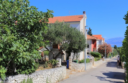 Supetar Apartment | Two bedroom apartment with terrace Supetar, Brač (A-21655-a)