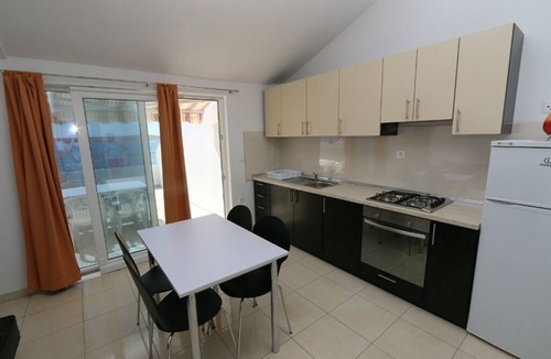 Kustici Apartment | Two bedroom apartment near beach Kustići, Pag (A-4086-e)