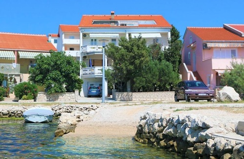 Kustici Apartment | Two bedroom apartment near beach Kustići, Pag (A-4086-e)