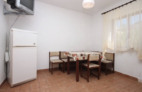 Metajna Apartment | Two bedroom apartment near beach Metajna, Pag (A-6352-d)
