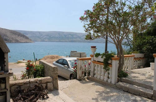 Metajna Apartment | Two bedroom apartment near beach Metajna, Pag (A-6352-d)