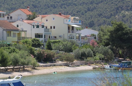 Grebastica Apartment | Two bedroom apartment near beach Grebaštica, Šibenik (A-8333-a)