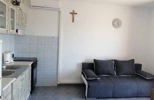 Bibinje Apartment | Two bedroom apartment near beach Bibinje, Zadar (A-5780-a)