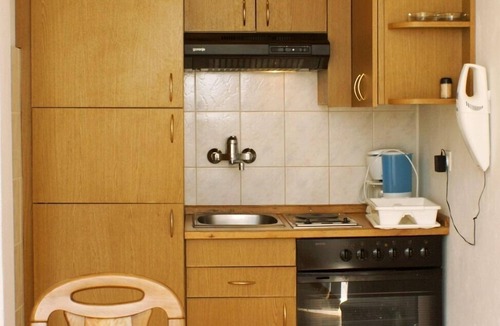 Zrnovo Apartment | Two bedroom apartment near beach Cove Vrbovica, Korčula (A-4452-a)