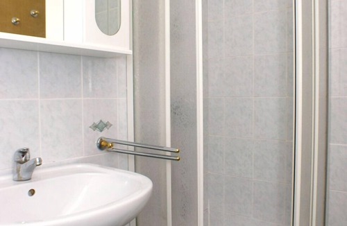 Zrnovo Apartment | Two bedroom apartment near beach Cove Vrbovica, Korčula (A-4452-a)
