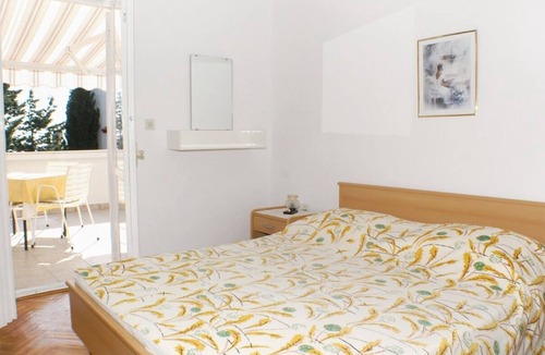 Novalja Apartment | Two bedroom apartment near beach Novalja, Pag (A-4052-a)