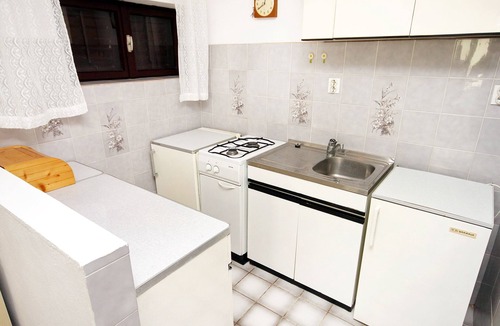 Stara Novalja Apartment | Two bedroom apartment near beach Stara Novalja, Pag (A-4110-b)