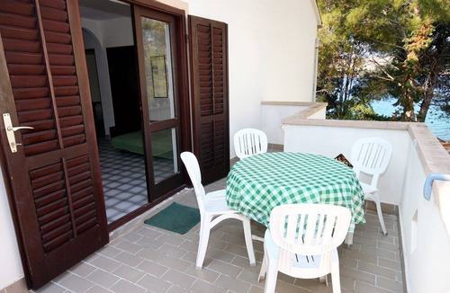 Stara Novalja Apartment | Two bedroom apartment near beach Stara Novalja, Pag (A-4110-b)