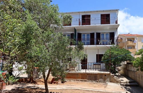 Stara Novalja Apartment | Two bedroom apartment near beach Stara Novalja, Pag (A-4142-a)
