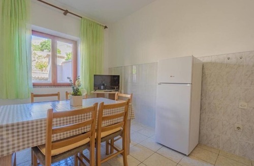 Metajna Apartment | Two bedroom apartment near beach Metajna, Pag (A-6289-c)