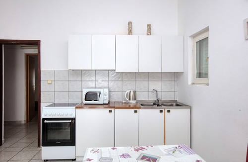 Pirovac Apartment | Two bedroom apartment near beach Pirovac, Šibenik (A-6447-d)