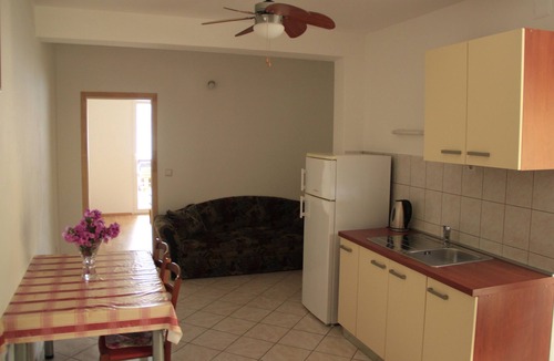 Kneza Apartment | Two bedroom apartment near beach Kneža, Korčula (A-9166-b)