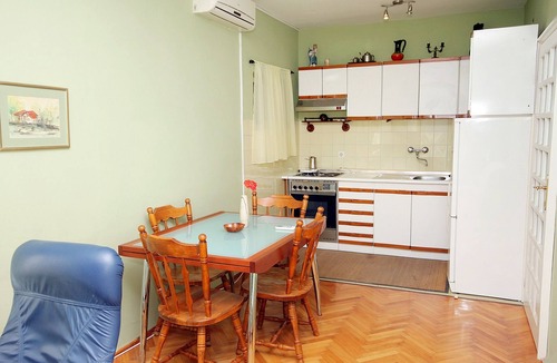 Sucuraj Apartment | Two bedroom apartment near beach Sućuraj, Hvar (A-4029-e)