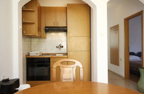Zrnovo Apartment | Two bedroom apartment near beach Cove Vrbovica, Korčula (A-4452-c)