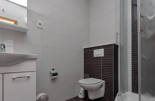Pokrivenik Apartment | Two bedroom apartment near beach Cove Pokrivenik, Hvar (A-10427-a)