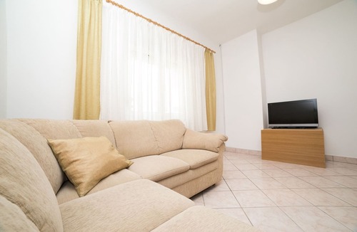 Seline Apartment | Two bedroom apartment near beach Seline, Paklenica (A-13295-a)
