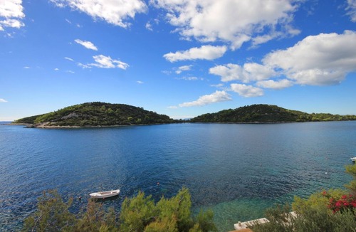 Blato Apartment | Two bedroom apartment near beach Karbuni, Korčula (A-9308-a)