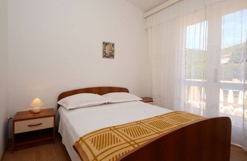 Prizba Apartment | Two bedroom apartment near beach Prižba, Korčula (A-14940-a)