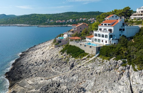 Zavalatica Apartment | Two bedroom apartment near beach Zavalatica, Korčula (A-183-d)