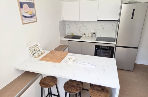 Tkon Apartment | Two bedroom apartment near beach Tkon, Pašman (A-8297-a)
