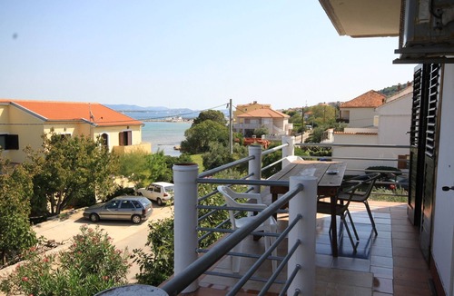 Kraj Apartment | Two bedroom apartment near beach Tkon, Pašman (A-8458-a)
