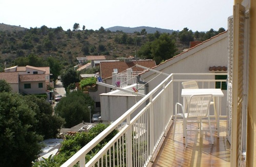Grebastica Apartment | Two bedroom apartment with balcony and sea view Grebaštica, Šibenik (A-9686-a)