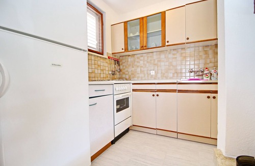 Rasohatica Apartment | Two bedroom apartment with a swimming pool by the beach Cove Rasohatica, Korčula (A-9699-a)