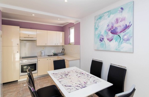 Dramalj Apartment | Two bedroom apartment with a swimming pool Dramalj, Crikvenica (A-5594-b)
