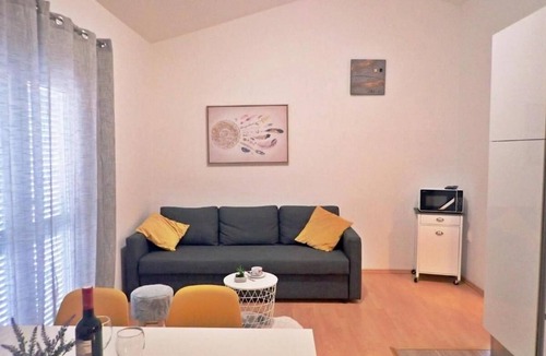 Seline Apartment | Two bedroom apartment with balcony and sea view Seline (Paklenica) (A-21208-b)