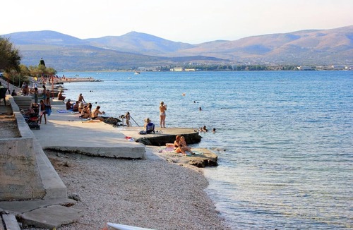 Slatine Apartment | Two bedroom apartment with terrace and sea view Slatine, Čiovo (A-972-b)