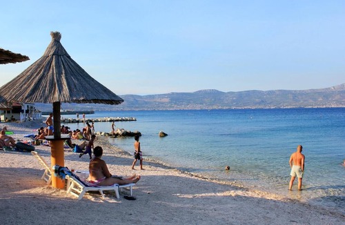 Slatine Apartment | Two bedroom apartment with balcony and sea view Slatine, Čiovo (A-10355-a)