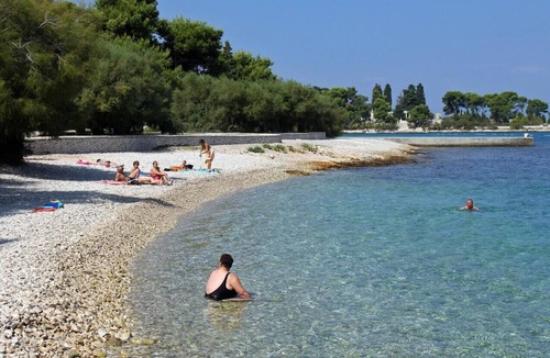 Supetar Apartment | Two bedroom apartment with terrace Supetar, Brač (A-6075-a)