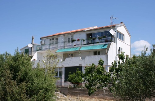 Tribunj Apartment | Two bedroom apartment with terrace Tribunj, Vodice (A-6247-a)