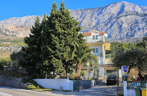 Tucepi Apartment | Two bedroom apartment with balcony and sea view Tučepi, Makarska (A-16914-b)