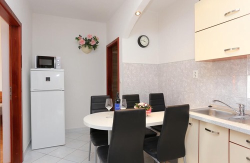Tucepi Apartment | Two bedroom apartment with balcony and sea view Tučepi, Makarska (A-16914-b)