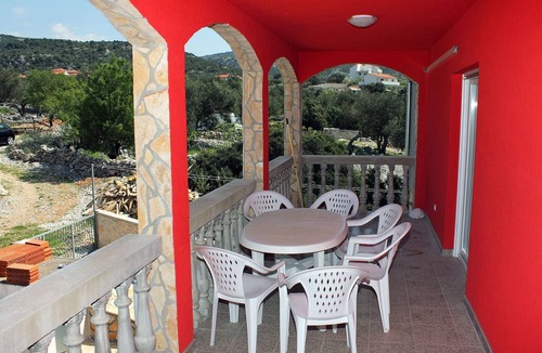 Vinisce Apartment | Two bedroom apartment with terrace Vinišće, Trogir (A-4886-b)